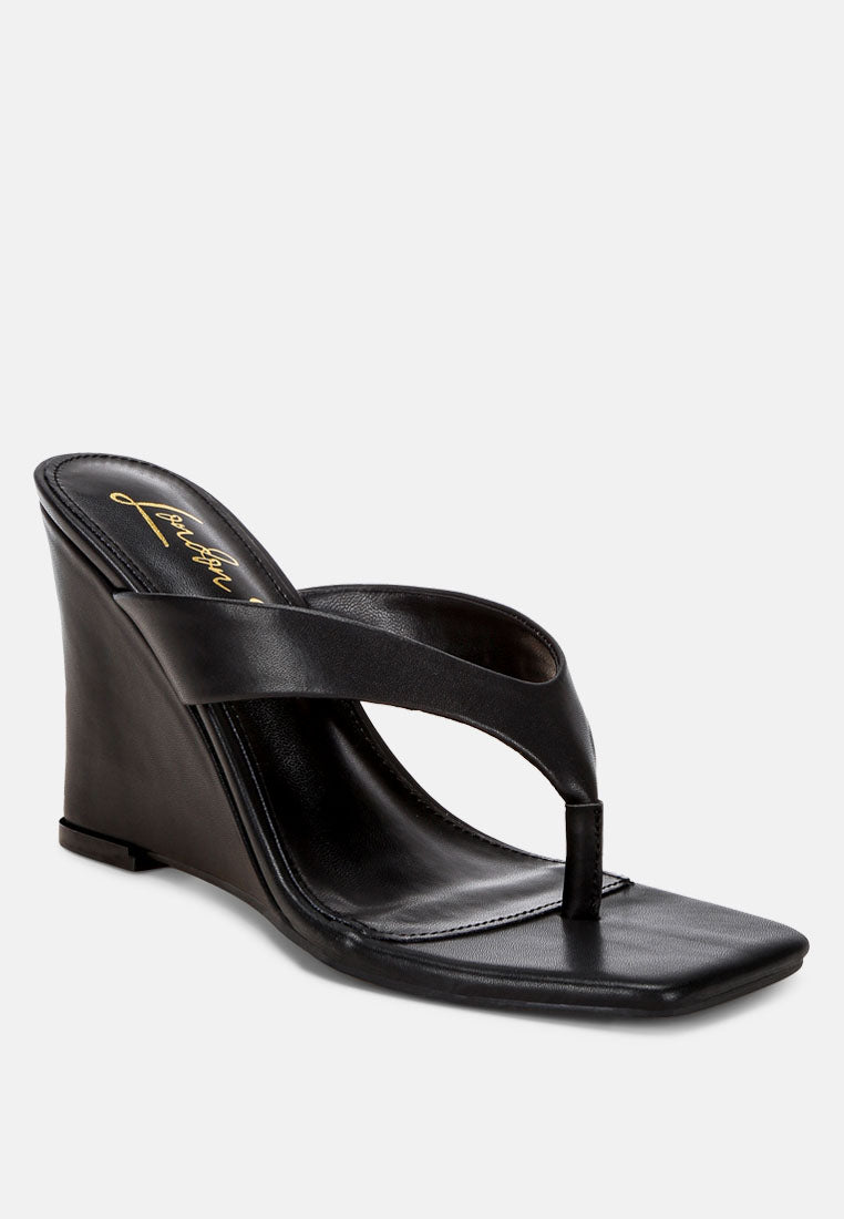 amilta square toe thong heels#color_black-smooth