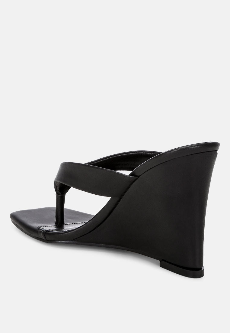amilta square toe thong heels#color_black-smooth