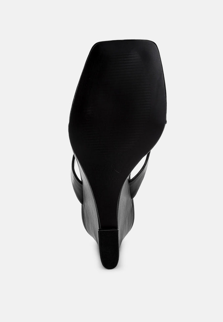 amilta square toe thong heels#color_black-smooth