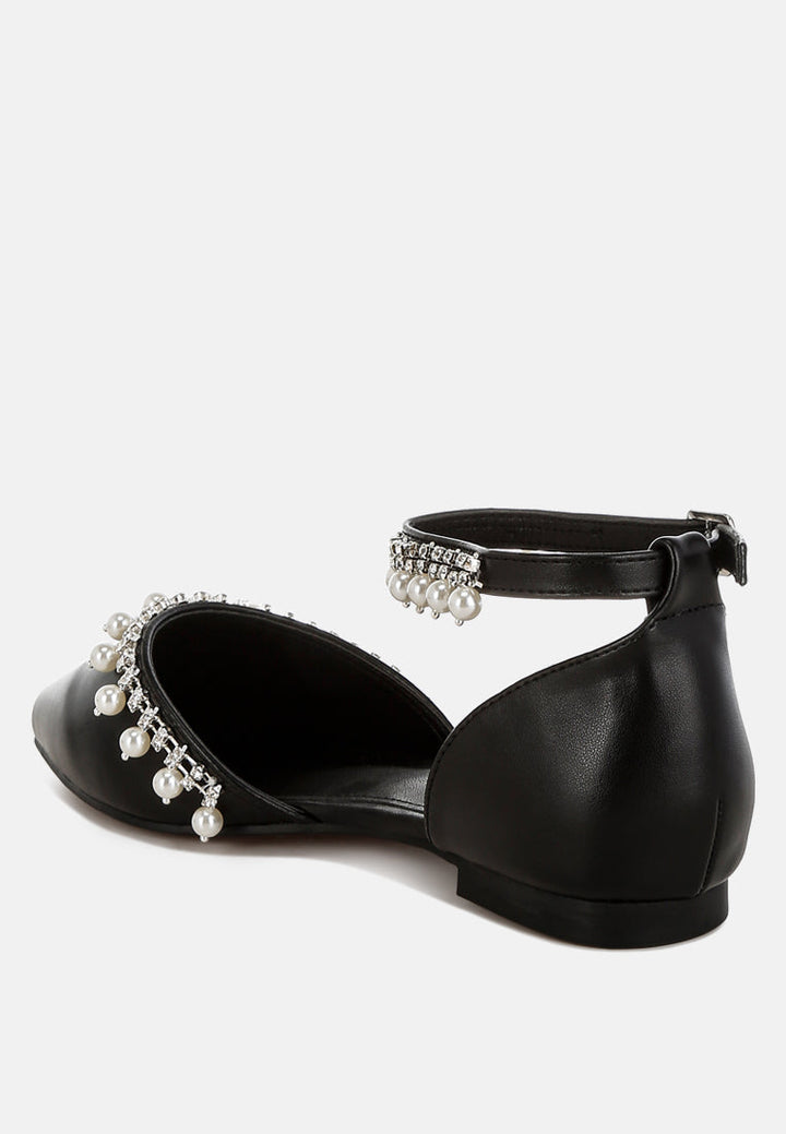 Sandalias planas con correa en el tobillo con perlas y diamantes de imitación aouva#color_black