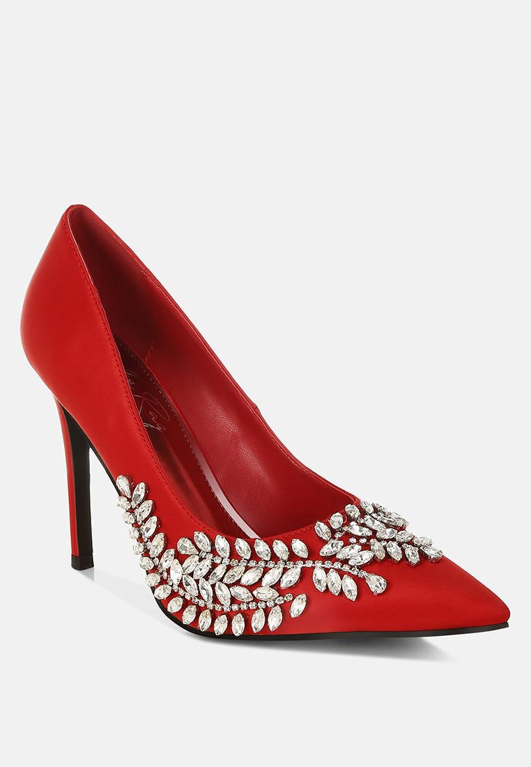 Zapatos de tacón de aguja de satén con adornos de diamantes de imitación ashlyn#color_red