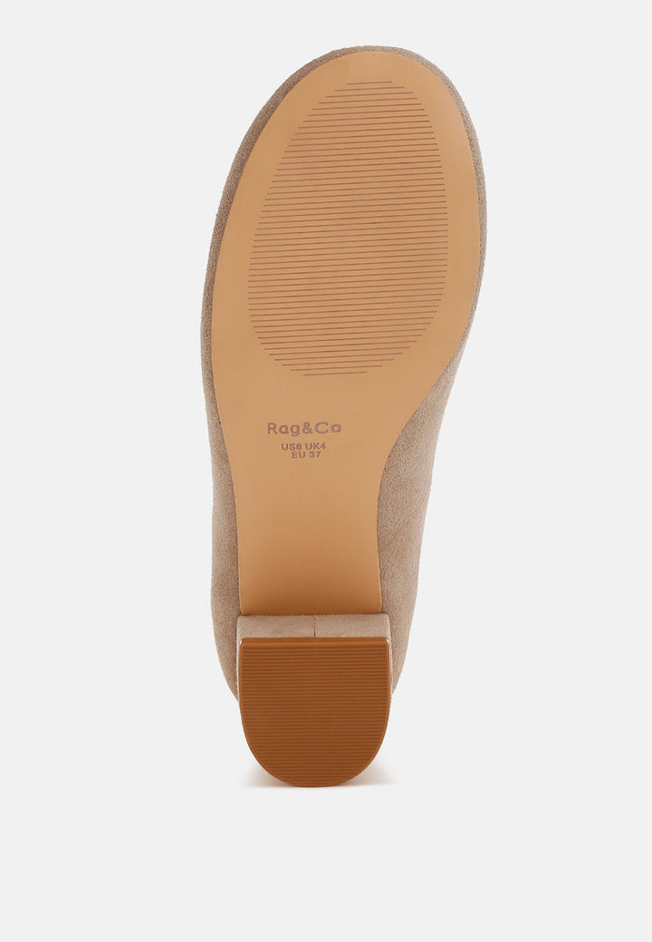 mocasines astra de ante con tacón en bloque#color_sand