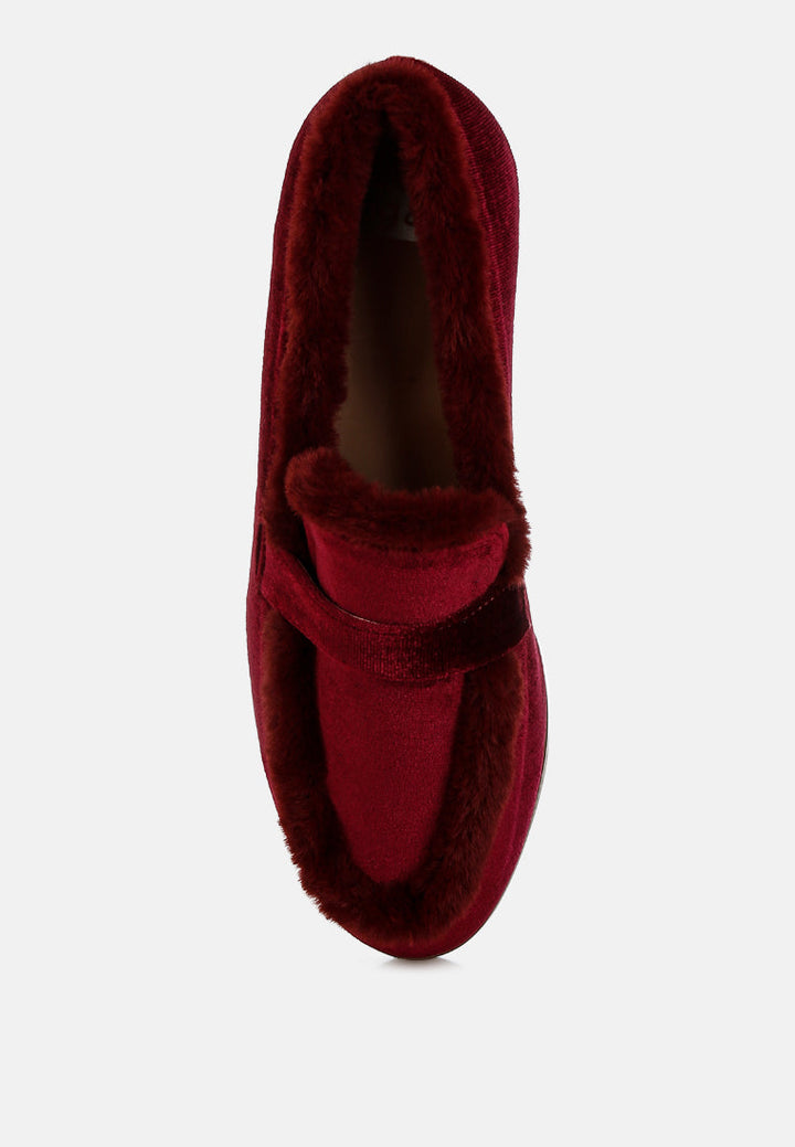 mocasines de terciopelo con detalle de pelo bastian#color_burgundy
