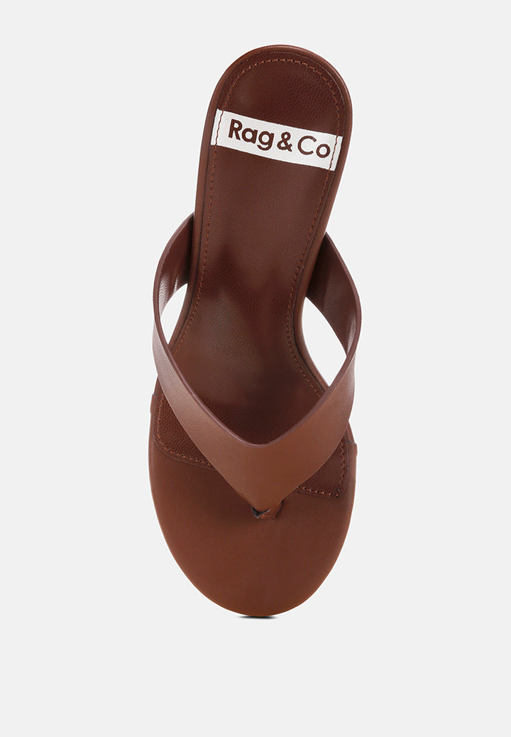 beaboux thong strap kitten heel sandals#color_brown Leather