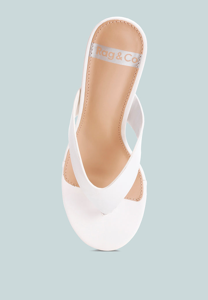 beaboux thong strap kitten heel sandals#color_white Leather