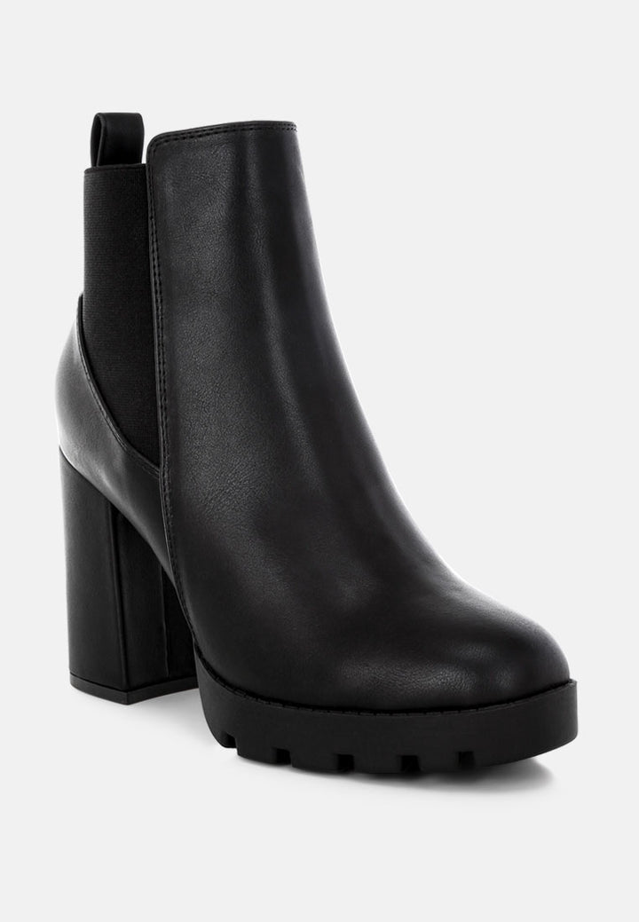bolt block heeled chelsea boots#color_black