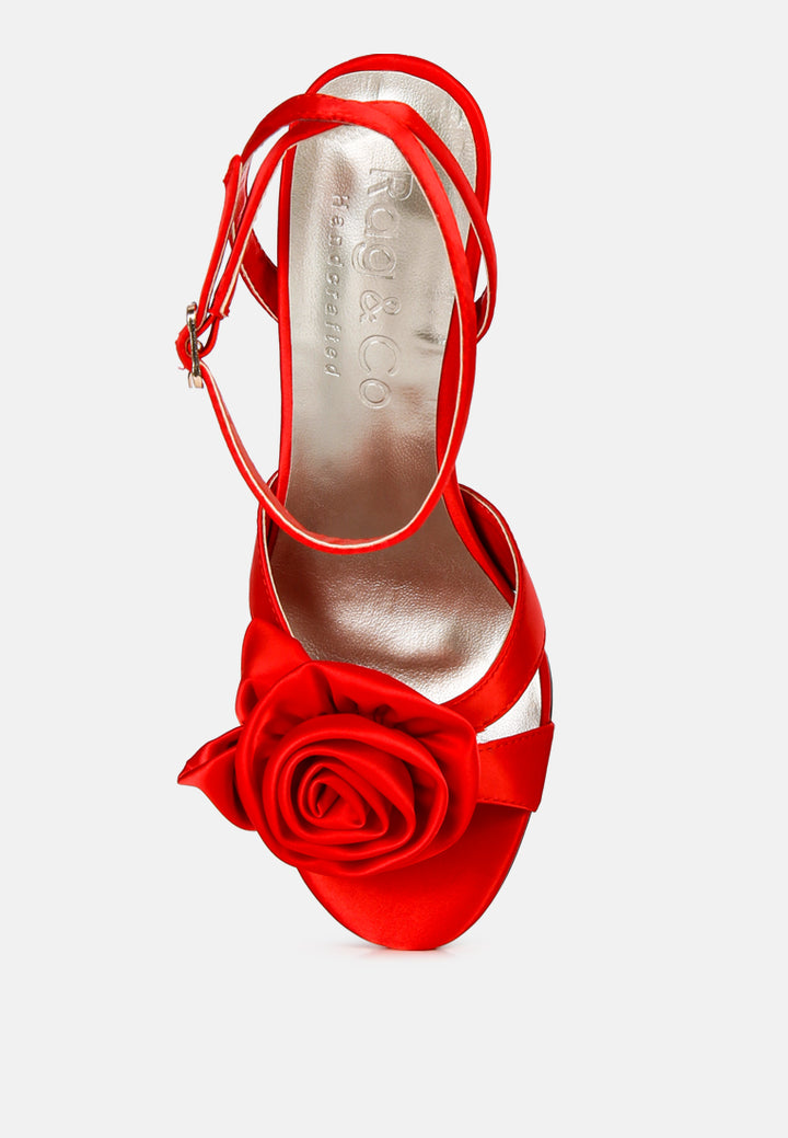 Sandalias con adornos y lazo de rosa de Chaumet