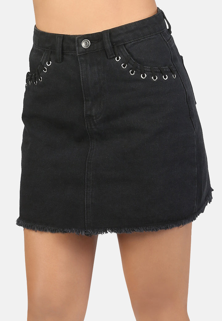 frayed hem mini skirt with eyelets on pockets#color_black
