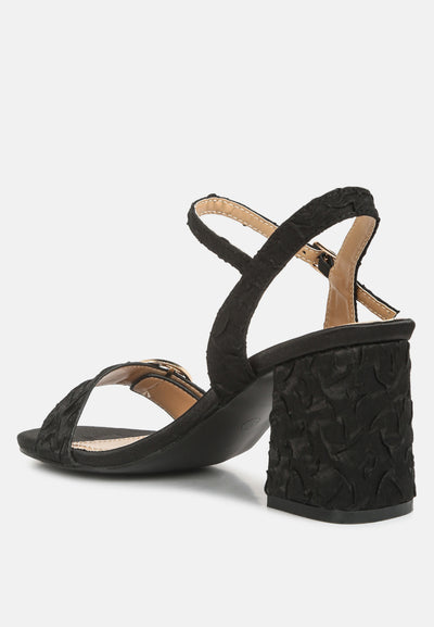 chaplet block heel pin buckle sandals#color_black