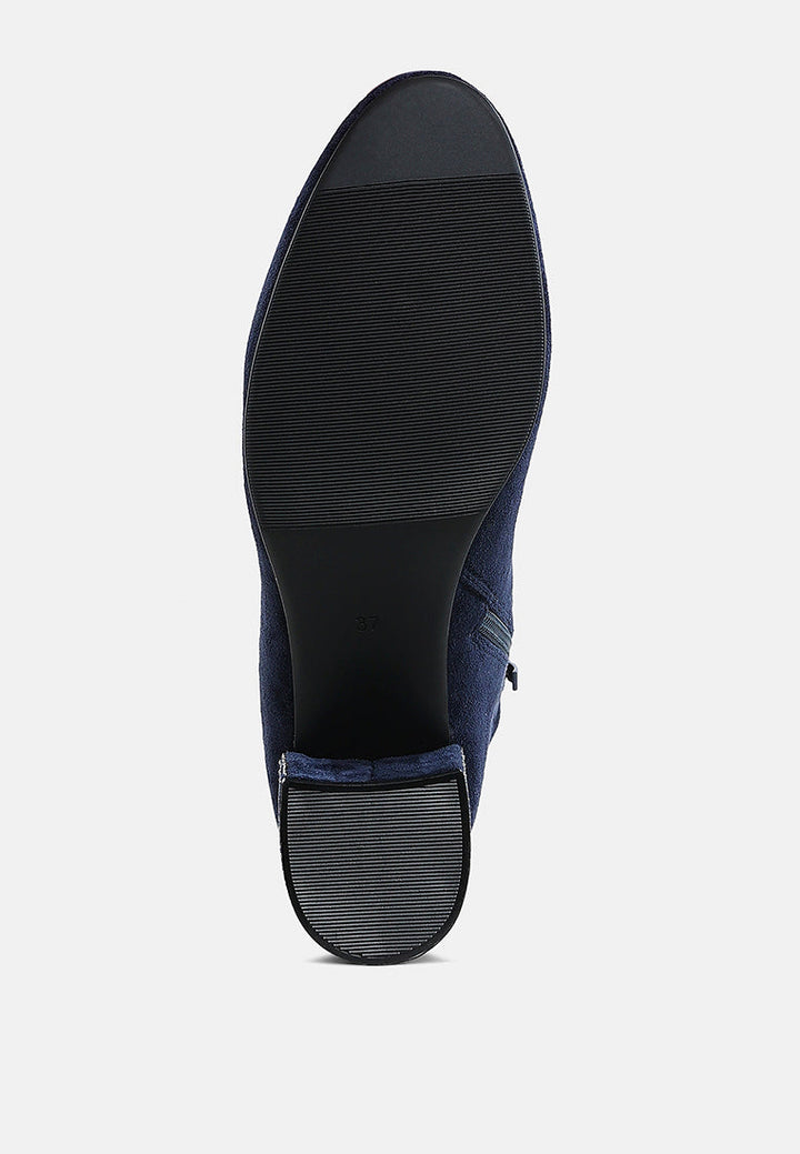 botas de tacón en bloque con adornos de pedrería chena#color_navy