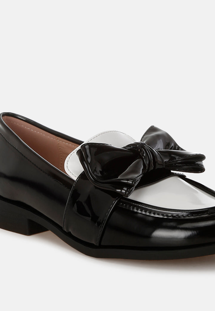 araminta classic chunky bow loafers#color_black-white