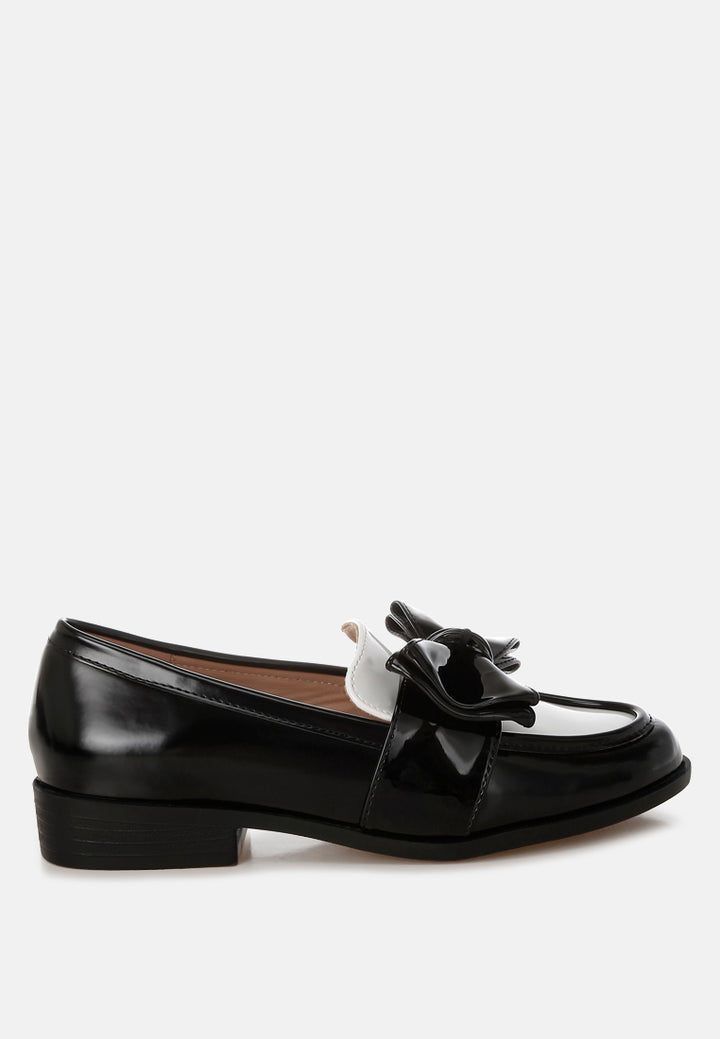 araminta classic chunky bow loafers#color_black-white