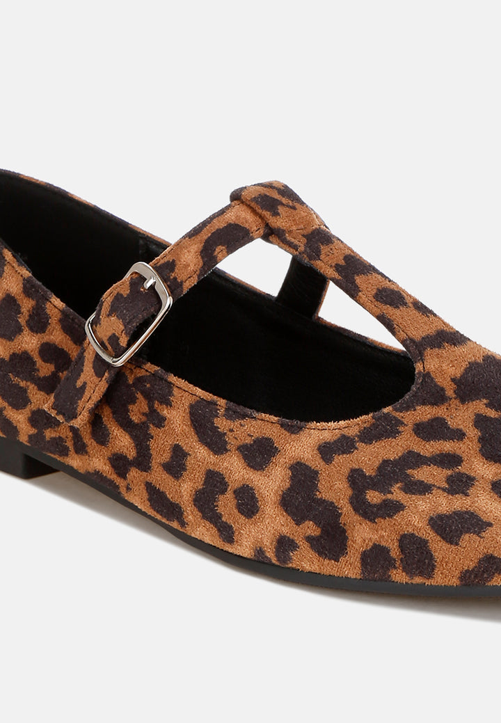 velsna pin buckle ballet flats#color_leopard-suede