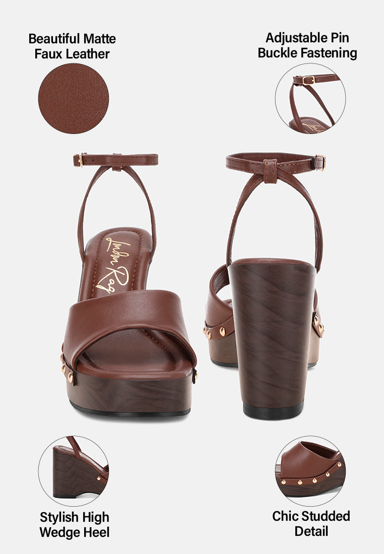 colada ankle strap studded wedges#color_brown-smooth