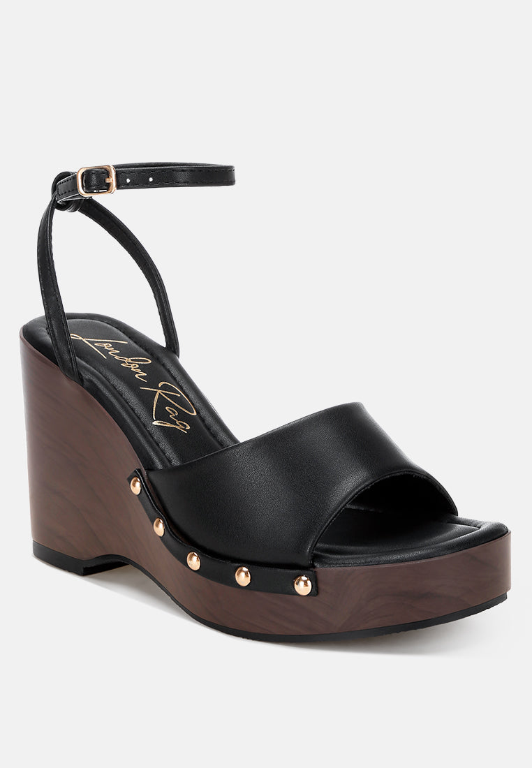 colada ankle strap studded wedges#color_black-smooth