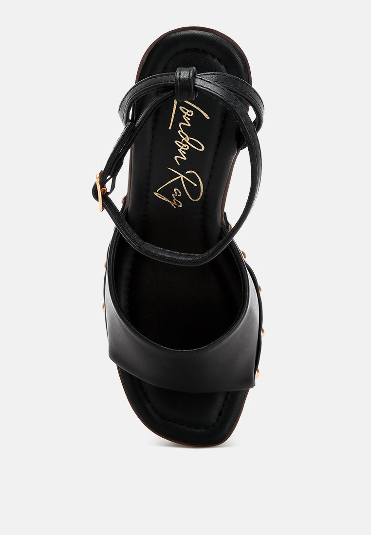 colada ankle strap studded wedges#color_black-smooth