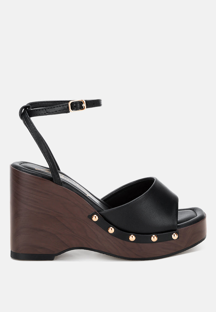 colada ankle strap studded wedges#color_black-smooth
