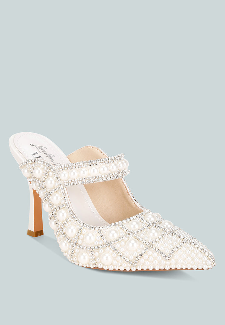 Sandalias sin cordones con perlas y diamantes de imitación Dalston#color_white-suede