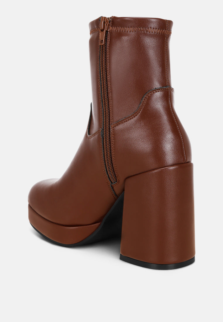 Botines con punta cuadrada elevada Antbera#color_brown-smooth