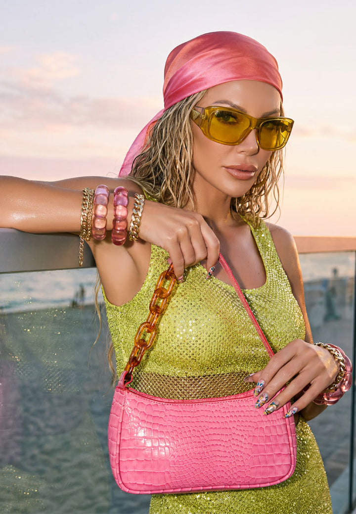 خبز باجيت منقوش بنقشة التمساح#color_pink