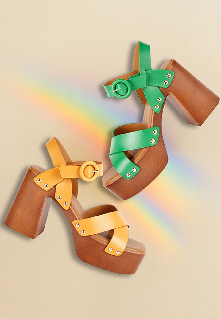 tacones adornados con tiras cruzadas cristina#color_verde