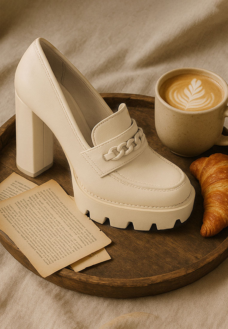 Corinne Mocasines gruesos con adornos de cadena#color_beige