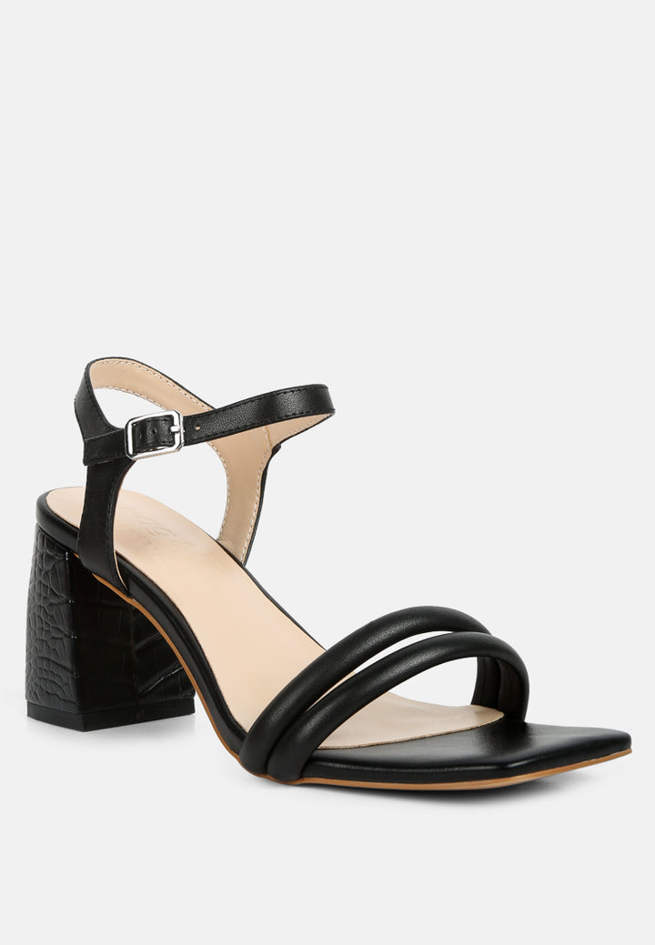 sandalias con tacón en bloque y correa en el tobillo edyta#color_negro