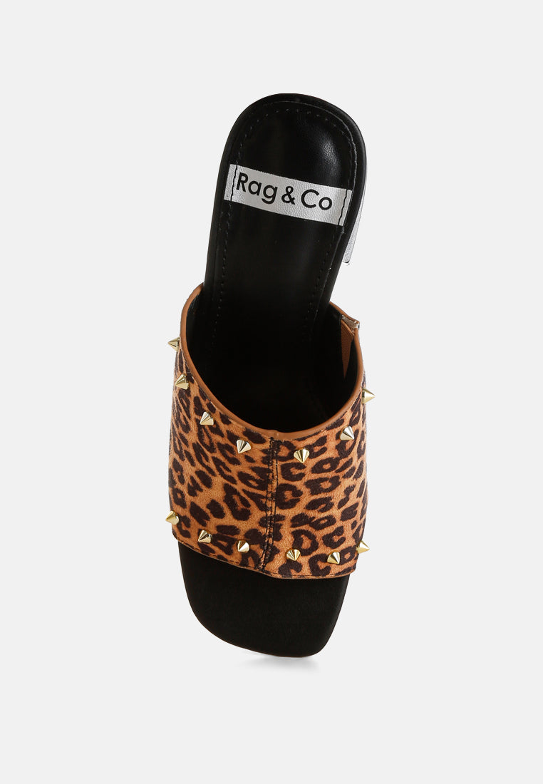 Zapatillas sin cordones con tachuelas y estampado de leopardo Edama#color_leopard