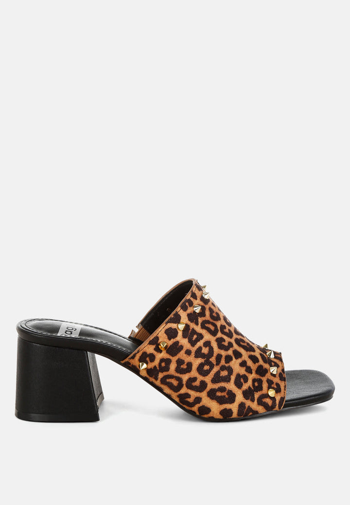 Zapatillas sin cordones con tachuelas y estampado de leopardo Edama#color_leopard