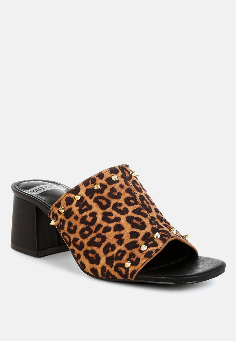 Zapatillas sin cordones con tachuelas y estampado de leopardo Edama#color_leopard