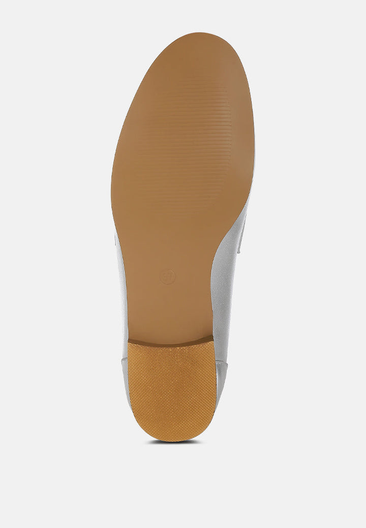 Mocasines metalizados con correa de diamantes de imitación eden ode#color_silver