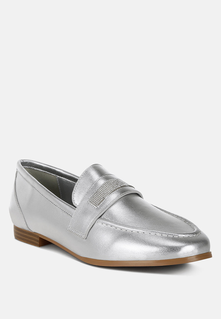 Mocasines metalizados con correa de diamantes de imitación eden ode#color_silver