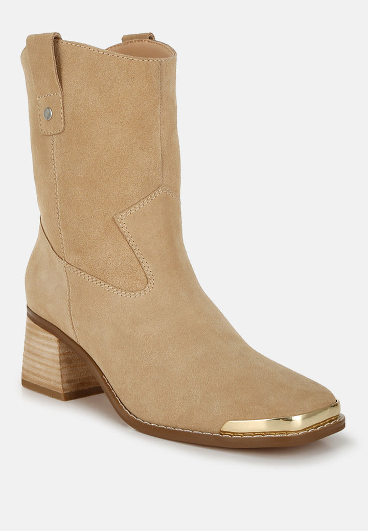 botines con punta cuadrada de gamuza emberly#color_beige