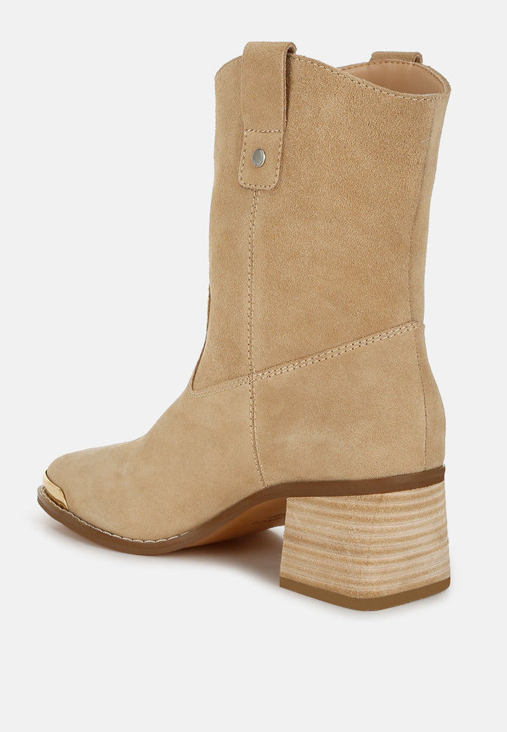 botines con punta cuadrada de gamuza emberly#color_beige