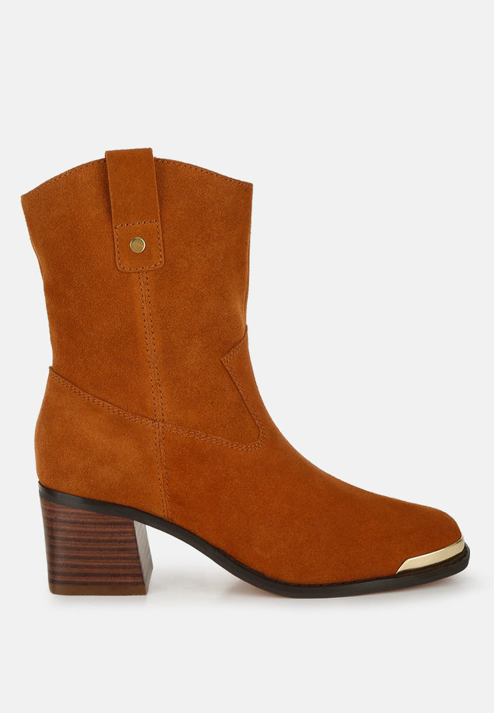 botines con punta cuadrada de gamuza emberly#color_tan