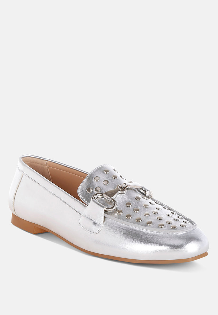 mocasines de piel metalizada con tachuelas y horsebit estafa#color_silver
