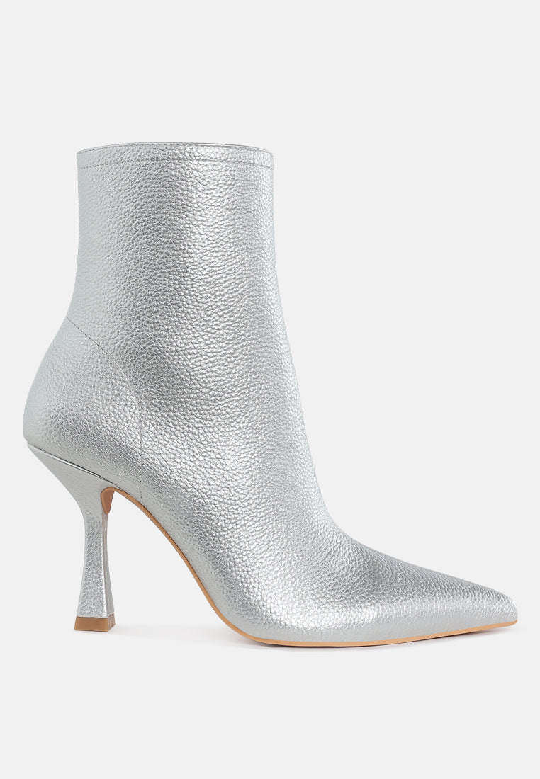 botines farnak metalizados con punta en punta#color_silver