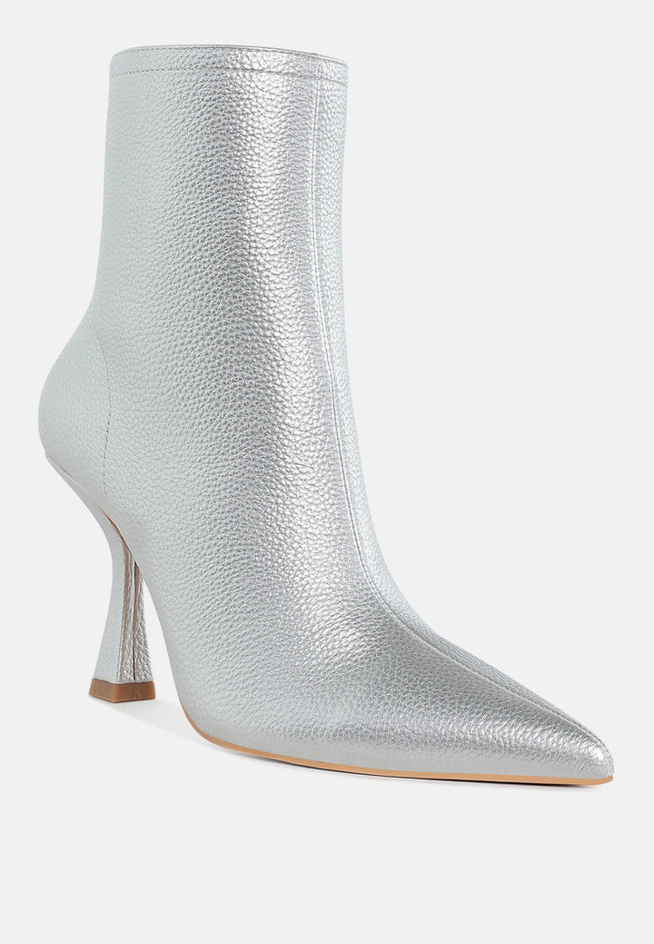botines farnak metalizados con punta en punta#color_silver