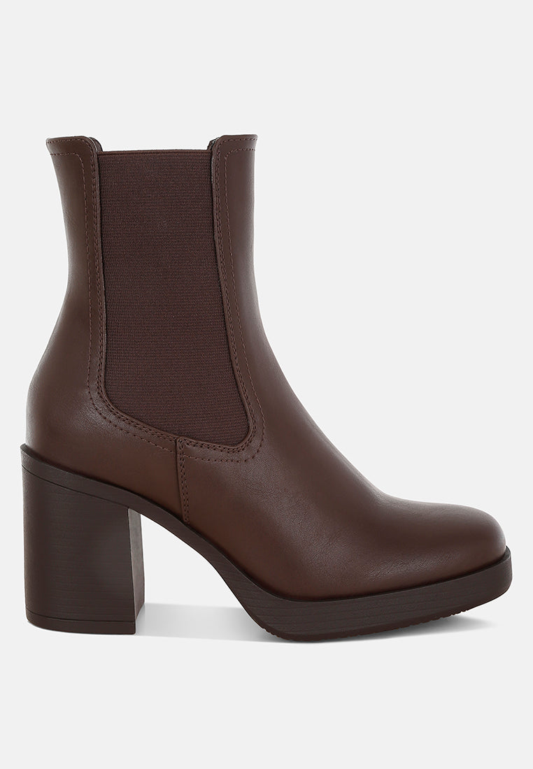 scuala faux leather chelsea boots#color_brown