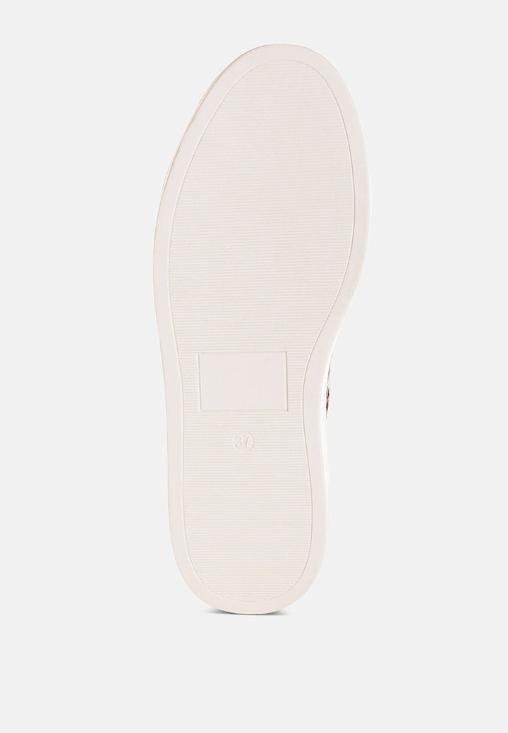 zapatillas gruesas con estampado de leopardo y tachuelas flippin#color_beige