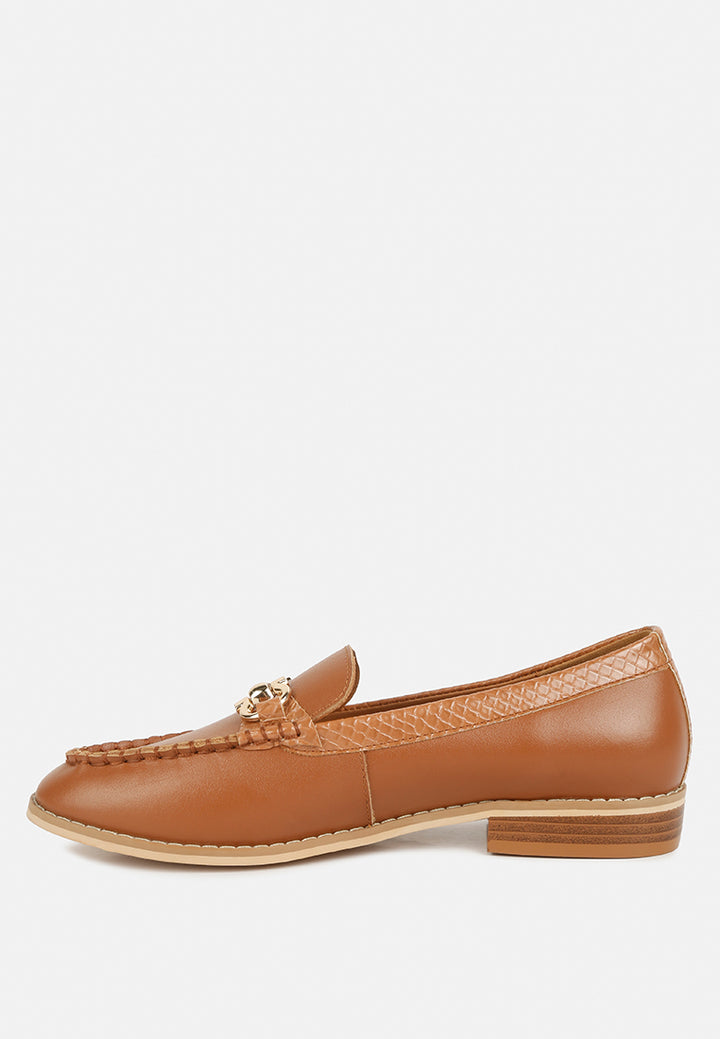 Mocasines Holda Horsebit adornados con detalle de puntadas#color_tan