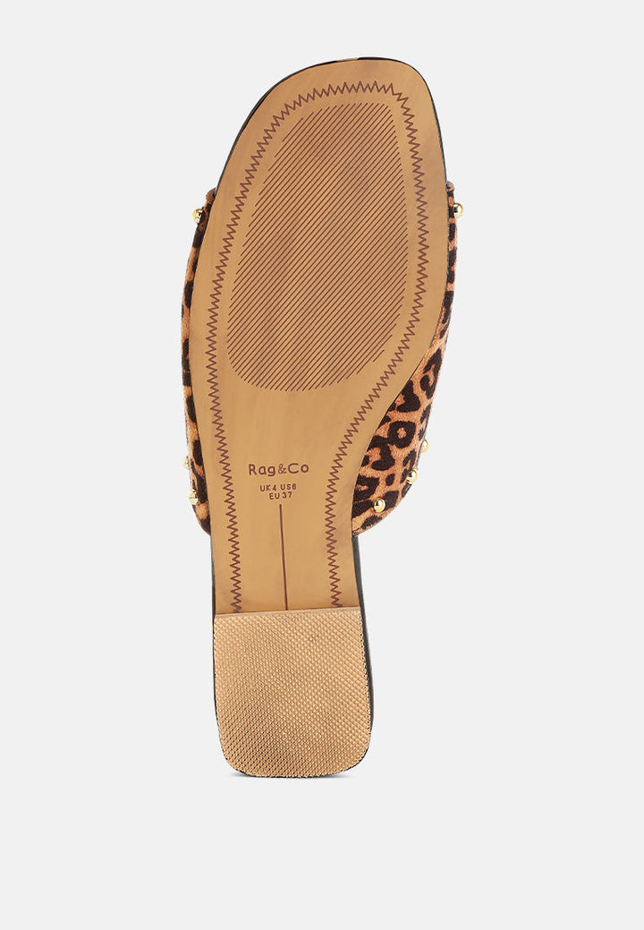 zapatos planos sin cordones con estampado de leopardo hilsa#color_leopard