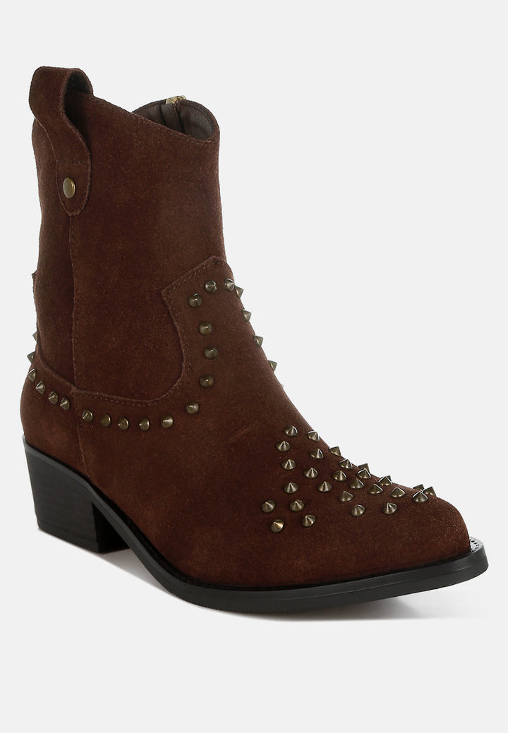 botas vaqueras adornadas con tachuelas hira#color_brown