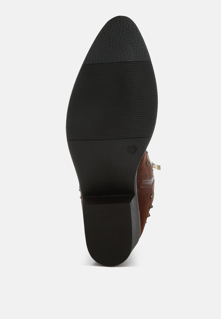 botas vaqueras adornadas con tachuelas hira#color_brown
