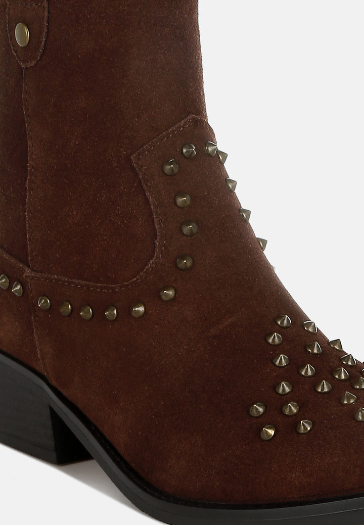 botas vaqueras adornadas con tachuelas hira#color_brown