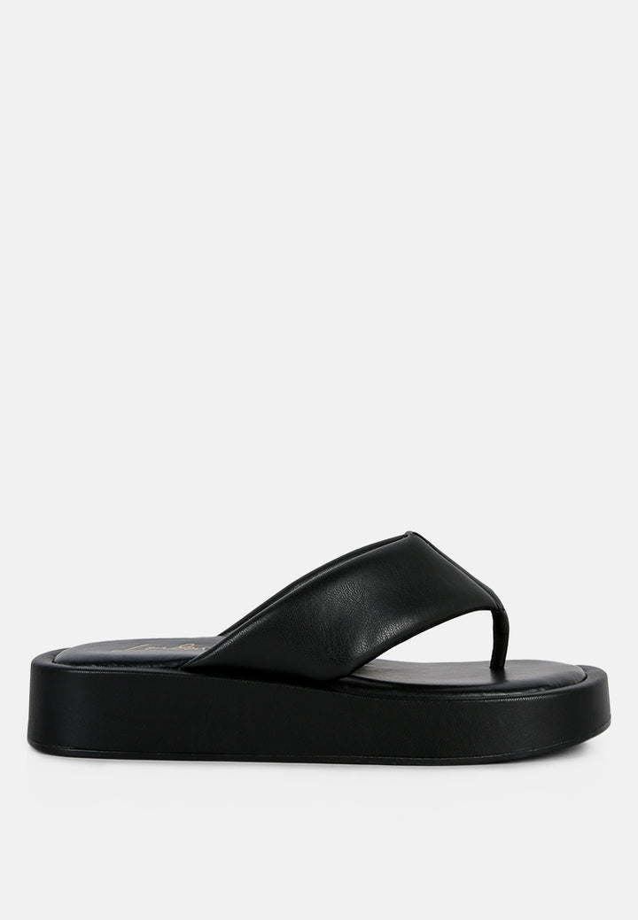keeyana faux leather wide thong flats#color_black