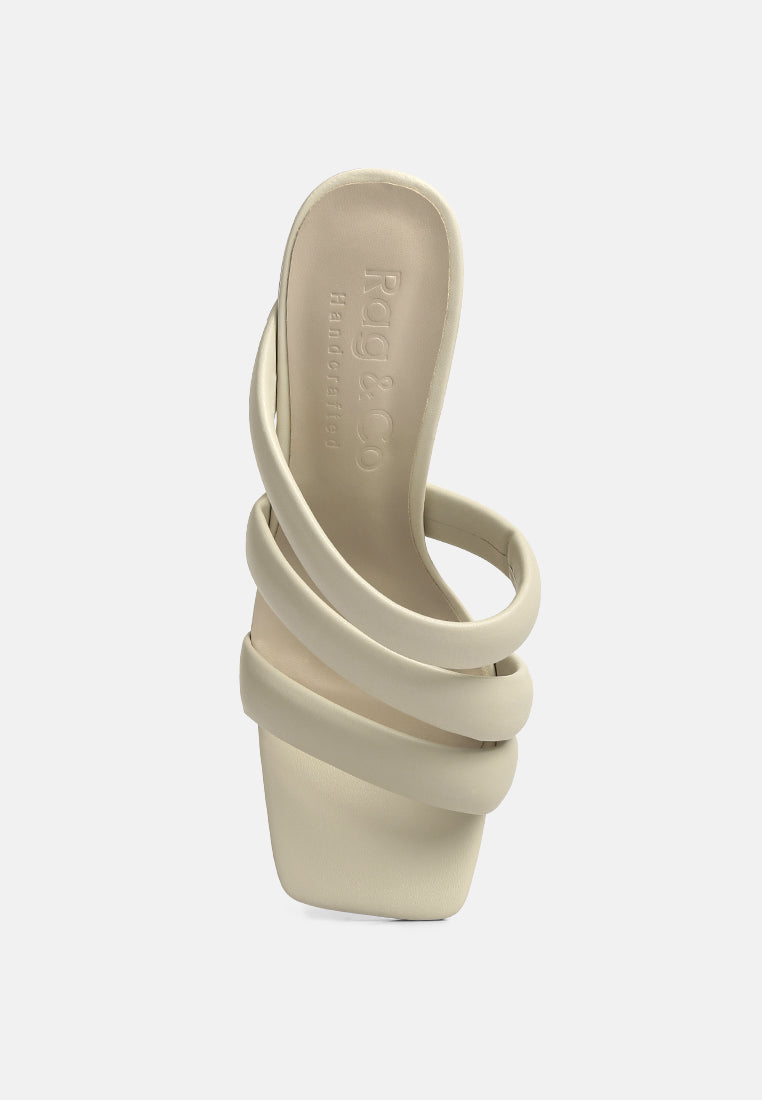 Sandalias Kywe con tacón texturizado y tira gruesa#color_off-white