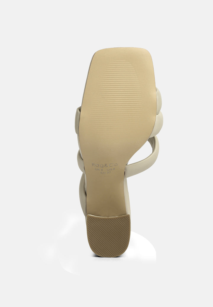 Sandalias Kywe con tacón texturizado y tira gruesa#color_off-white