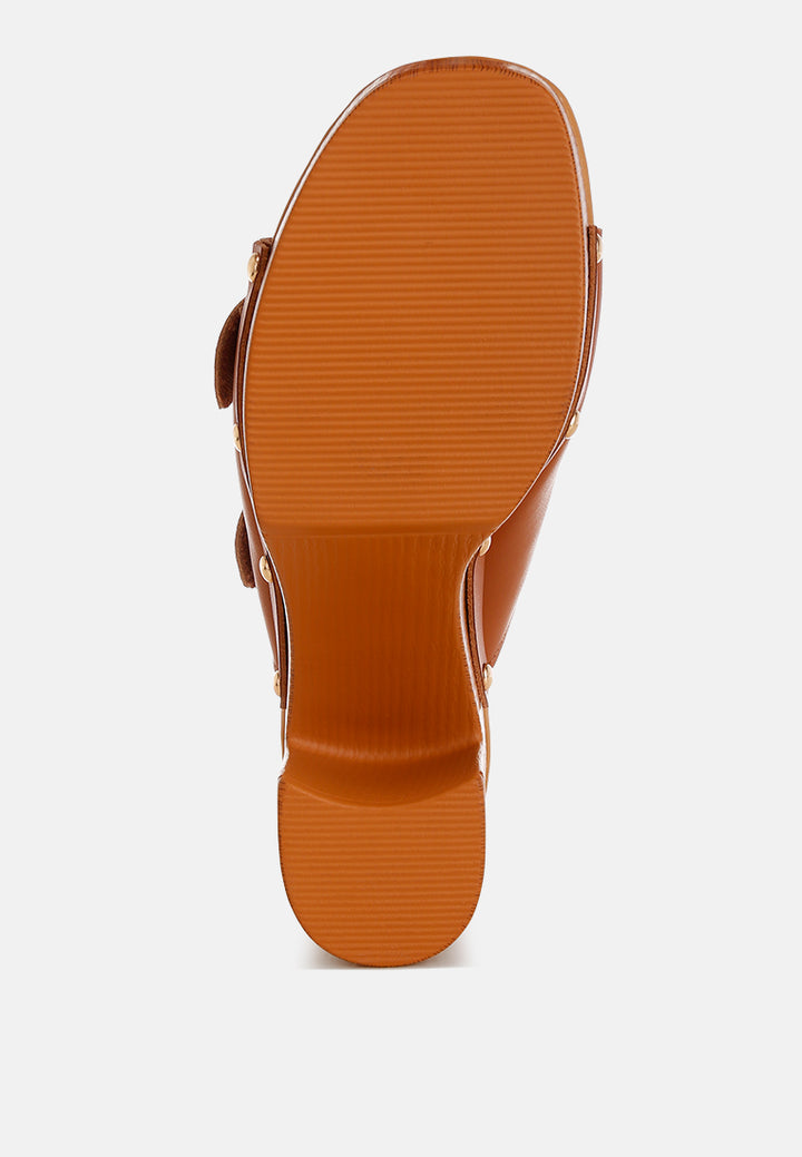 sandalias kenna con correa de doble hebilla#color_tan