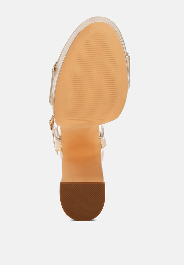 Tacones en bloque con plataforma y hebilla lilasta#color_gold-metallic